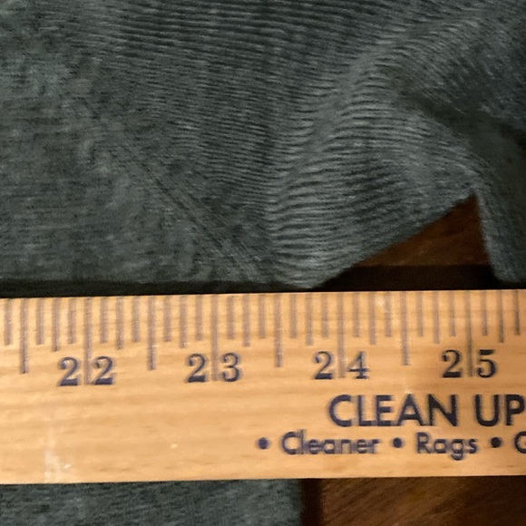 Ladies Size 1X Cathy Daniel’s Gray Top With Rhinestone Added To The  Neckline - Picture 14 of 16